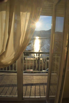 Kastoria apartment-in front of the lake,south side